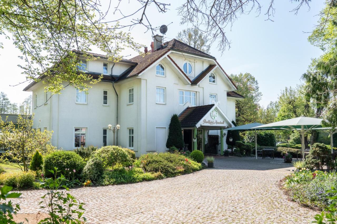 Parkhotel Neustadt Garni Exteriör bild