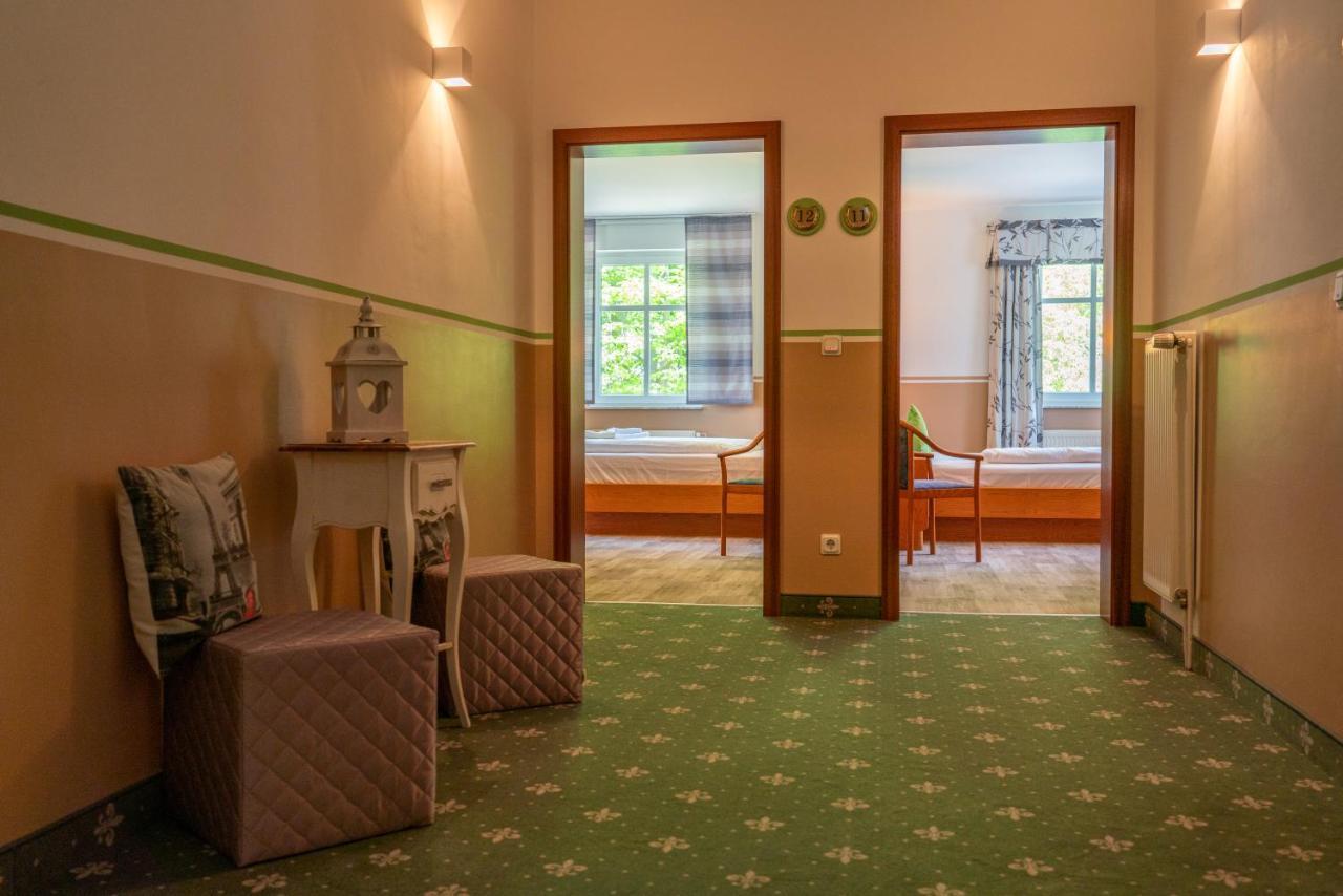 Parkhotel Neustadt Garni Exteriör bild